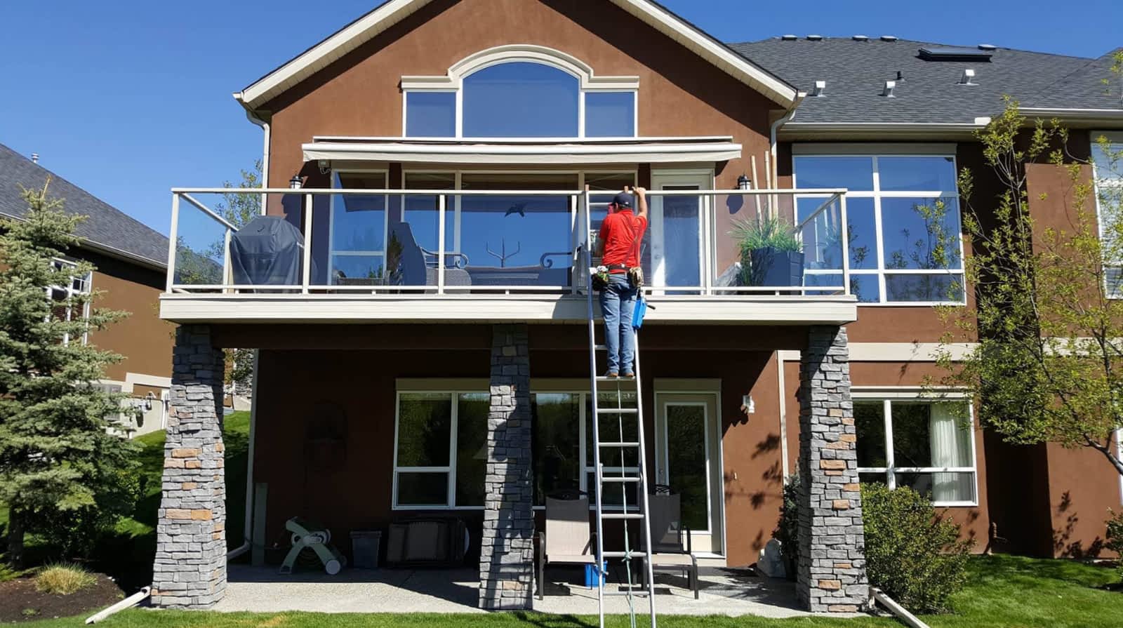 Reliable Window Cleaner Near Chestermere AB